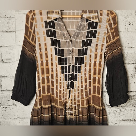 Lindi Sheer Button Front Tunic Blouse Size M - Picture 2 of 12